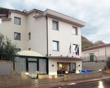 Hotel I' Fiorino Монтелупо-Фьорентіно Екстер'єр фото